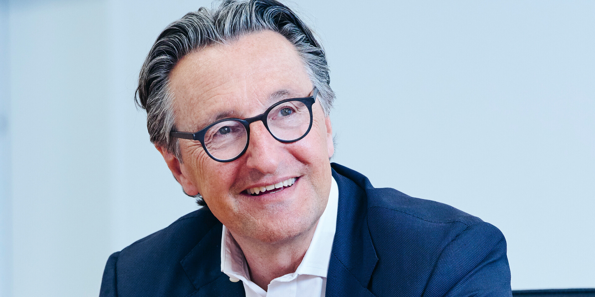  Dr Andreas Hünerwadel